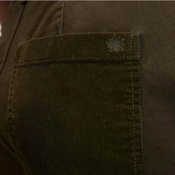 Alpine Design Women's Mixed Fabric Short. NWT! - Picture 4 of 5